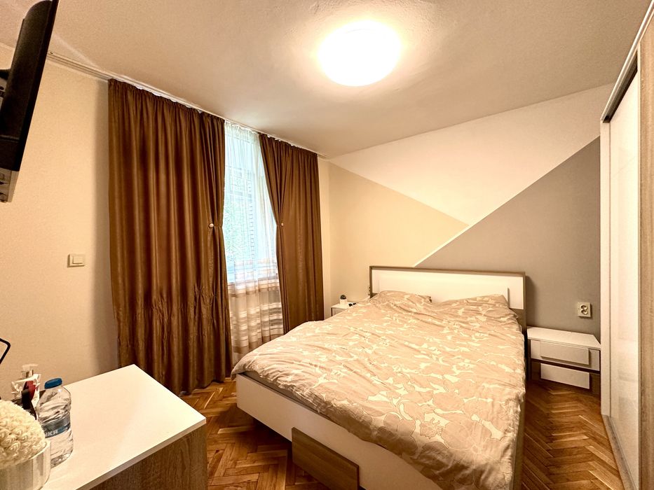 Продава се Многостаен апартамент в Велико Търново, Център - 120 кв.м за 1067 €/кв.м - Снимка #2