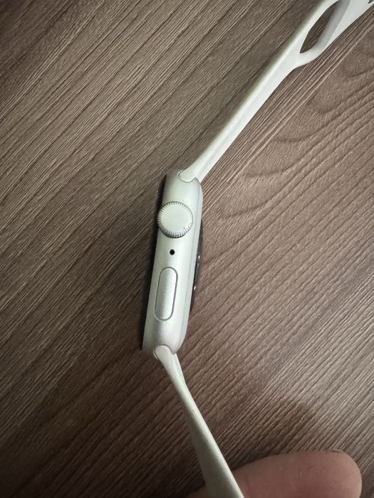 Продам часы apple waths SE