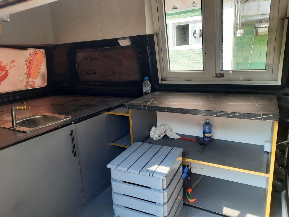 Volkswagen t3 Fast Food uchun tayor holda