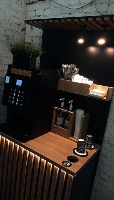 Automate de cafea + insulă + suport business complet