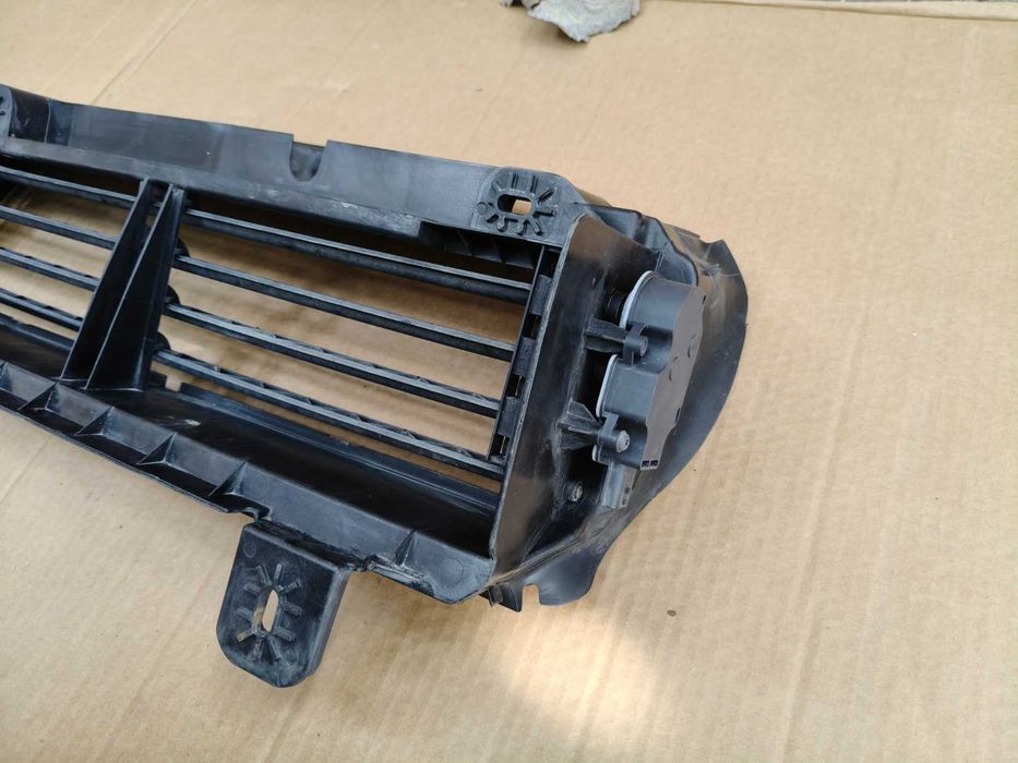 Grila activa / Volet aer radiatoare Dacia Duster 2 2018-2023 cod 214f63070R
