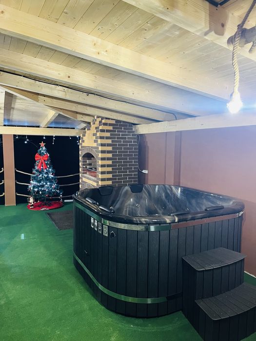 Ciubar jacuzii patrat