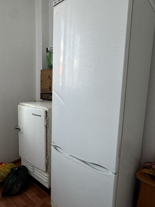 Отдам холодильник Атлант