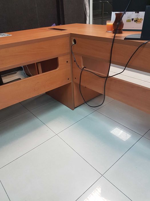 Офис бюро. Изключително добро състояние.