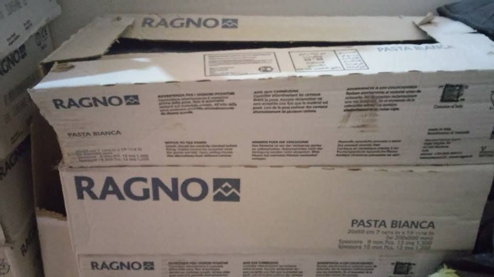 Продавам плочки фаянс и теракот