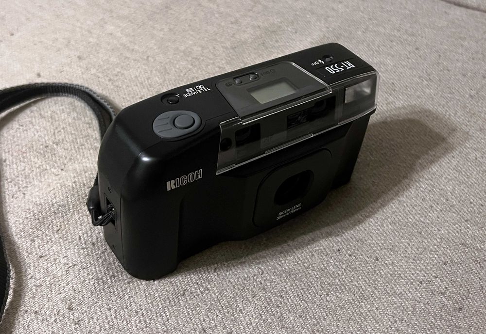 Aparat foto analog Ricoh RT 550 autofocus 35mm cu husa