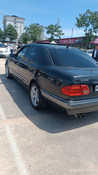 Mersedes benz w 210