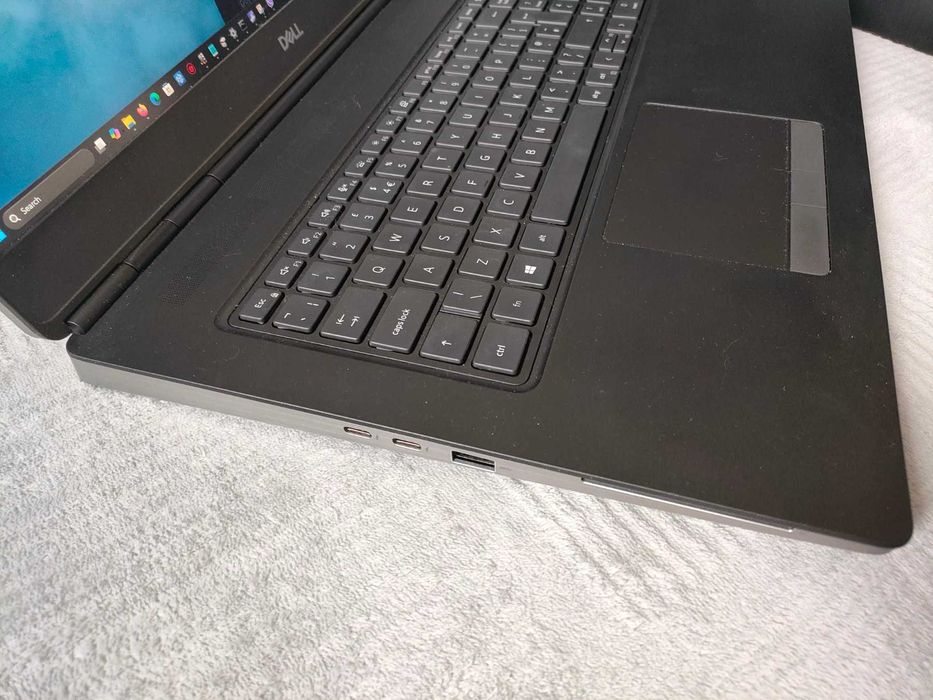 Мощен лаптоп Dell Precision 7750 17 inch 3 TB SSD (3 NVMe x 1 TB) RTX 3000 48 GB RAM i7 10850H Max 5.10 GHz