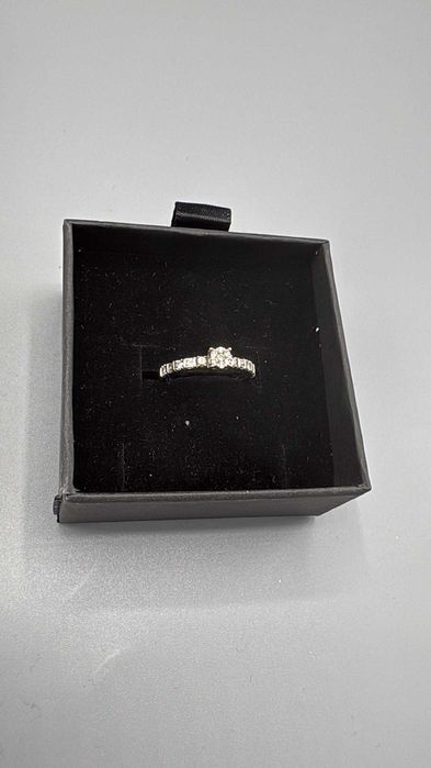 Inel de Aur cu Diamante 2.65Gr 18k