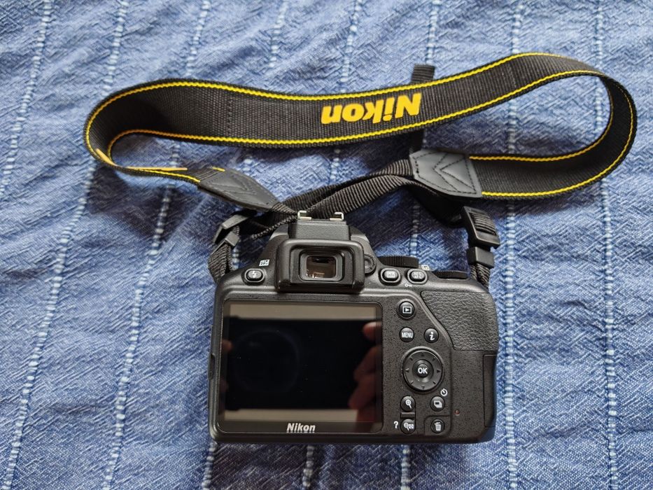 Фотоапарат Nikon D3500 с два обектива