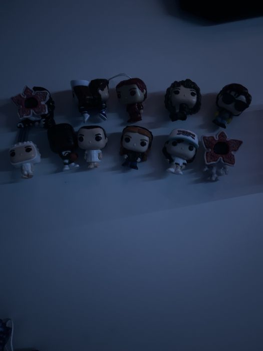 Фигурки очень странные дела киндеры осд