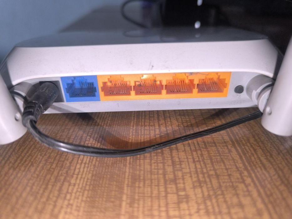 Продам Вай фай роутер Tp- Link.