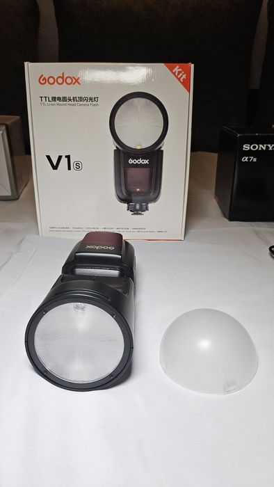 Sony a7iii,Blitz Godox V1s ,Obiectiv Tamron F2.8  / 28-75 ,set complet