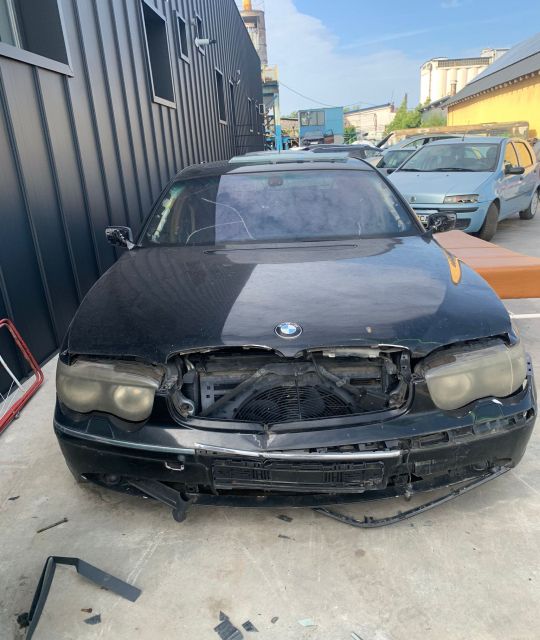 Lampa / Tripla stop dreapta pe aripa BMW Seria 7 E65/E66