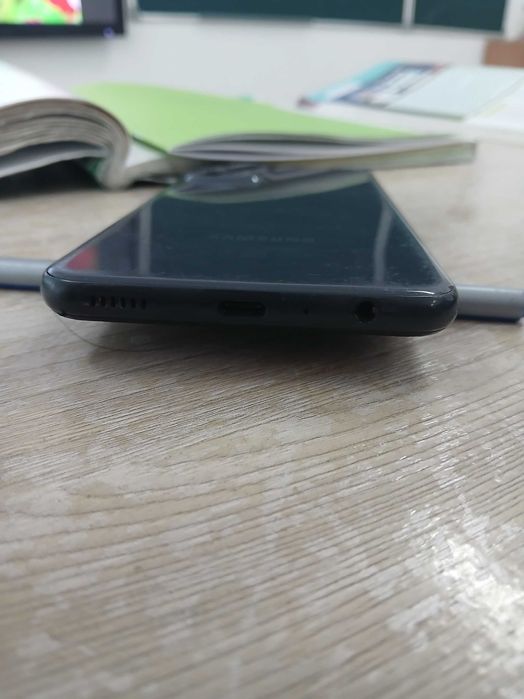 Samsung a23 продам торг есть