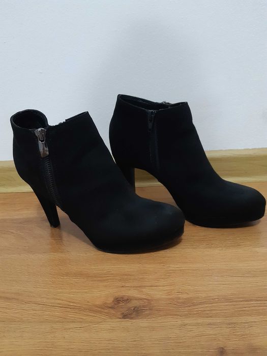 Botine cu toc. Femei marimea 37, negre