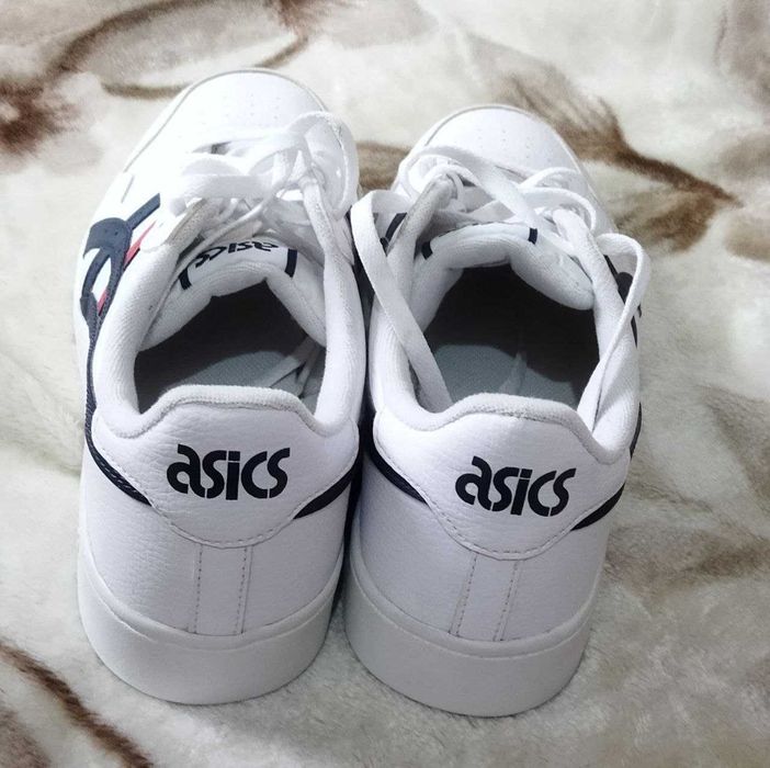 Новые кожаные кроссовки ASICS, размер 43