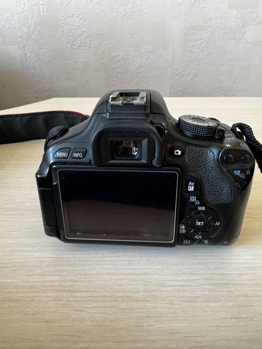 Canon 600D Фотоаппарат