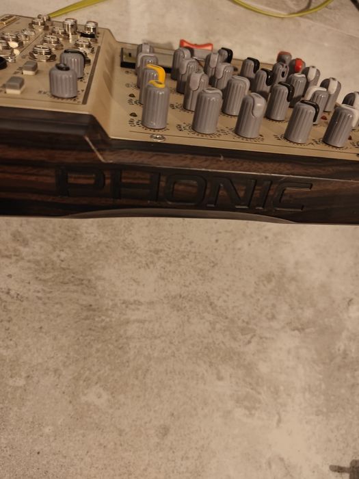 Mixer Phonic AM6GE gold edition