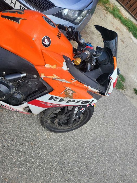 Vand honda CBR500R 2014-2016 !! Avariat!! citeste cu atentie!!