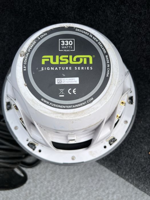 Difuzoare Garmin Fusion 8,8”