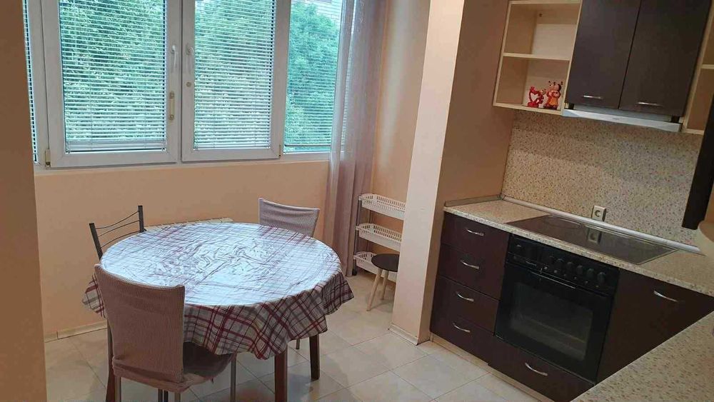 Дава се под наем Двустаен апартамент в София, Свобода - 65 кв.м за 448.8 € - Снимка #1