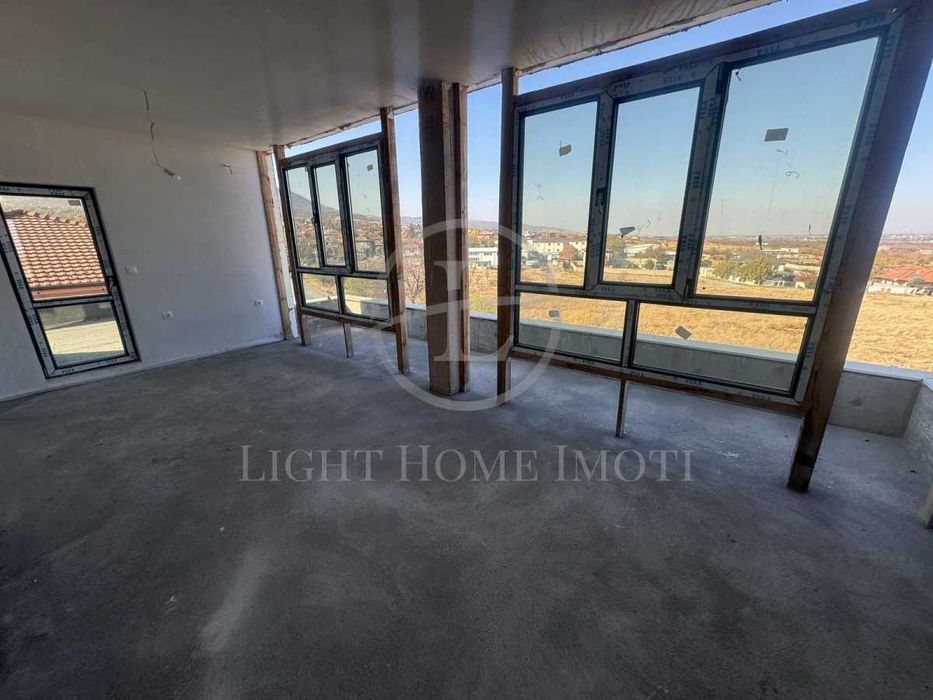 Продава се Тристаен апартамент в с. Белащица, Област Пловдив - 152 кв.м за 1400 €/кв.м - Снимка #1