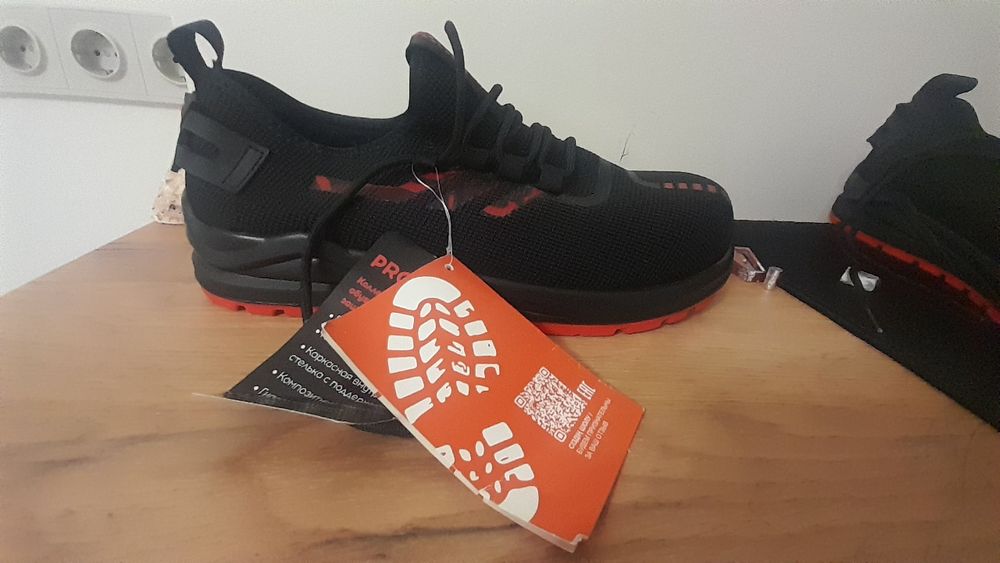 Кроссовки для строителей