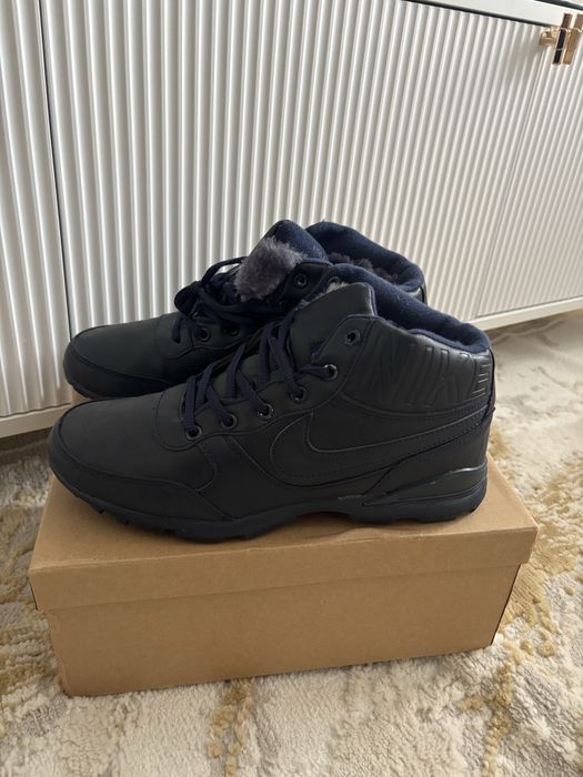 Новые кроссовки 39р