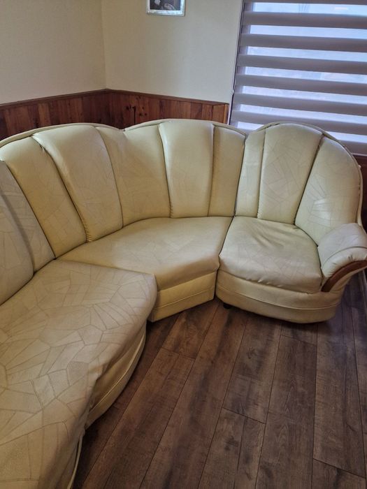 Диван от естествена кожа