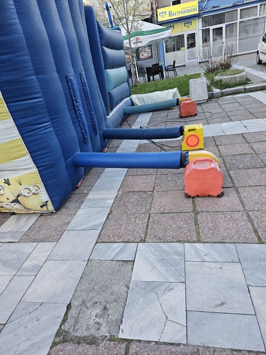 Надуваем замък .Батут