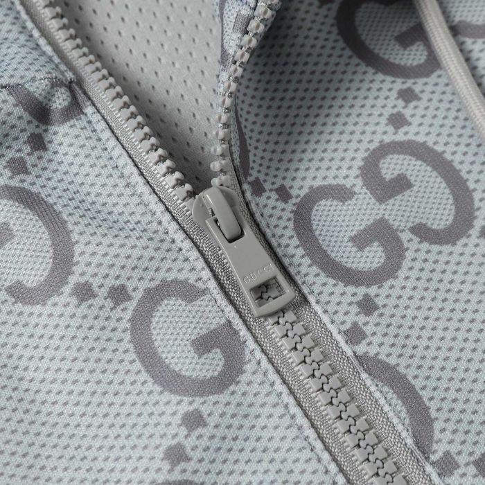 Kurtka Gucci Această haină are o reinterpretare odświeżony