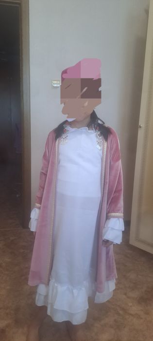 Қазақша көйлек тақиясымен