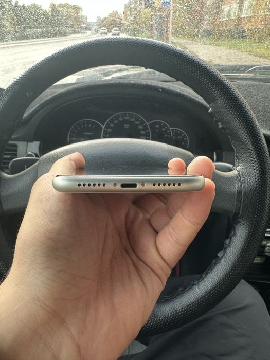 Продам Iphone 11 64 gb white