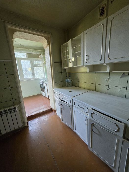 Срочно продается 3 ком.. квар.. Мархабо. 29 школа
