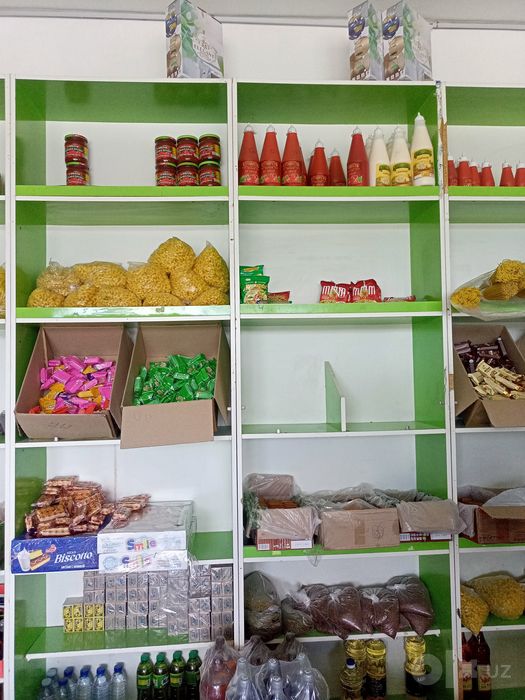 Savdo do'koni uchun sifatli mebel komplekti sotiladi