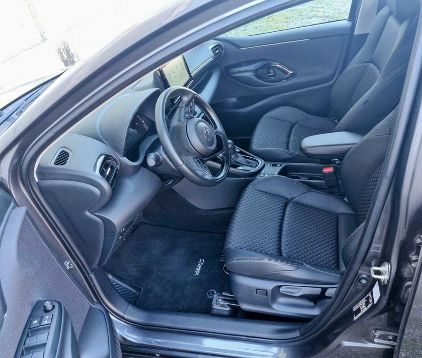 Тойота Ярис хибрид, 1,5/Toyota Yaris hibrid 1,5