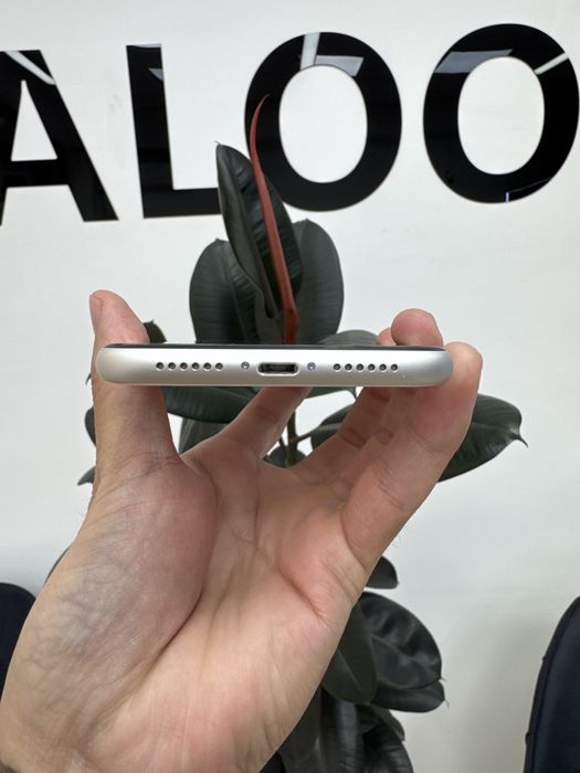 IPHONE 11 WHITE 64 76%