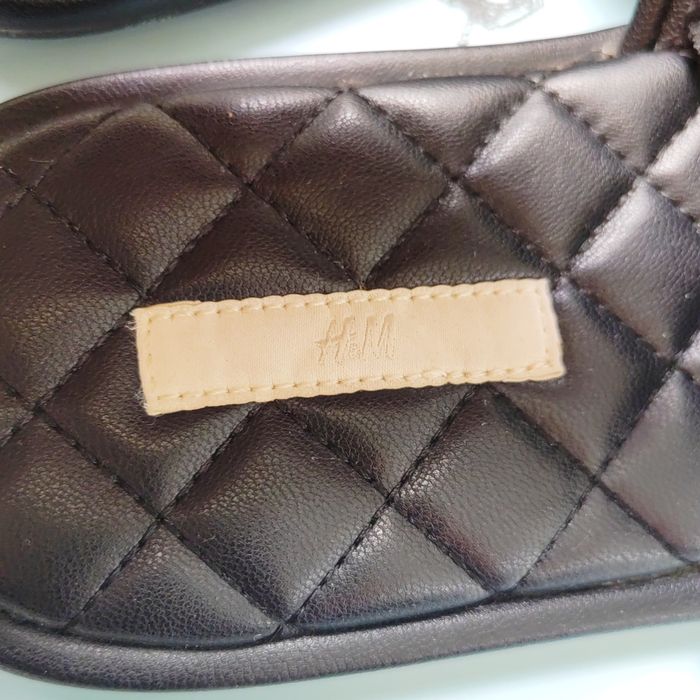 Продаются женские шлепанцы
