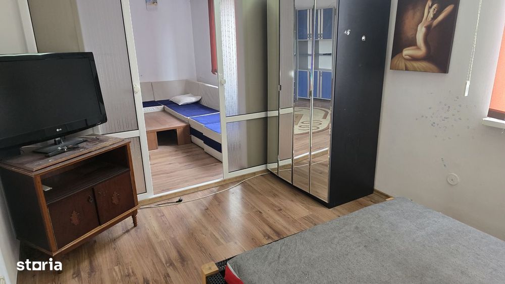 Vand apartament 3 camere in Deva,  Piata Victoriei, etaj 3, mobilat