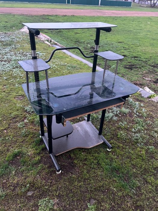 Продам компютерный стол