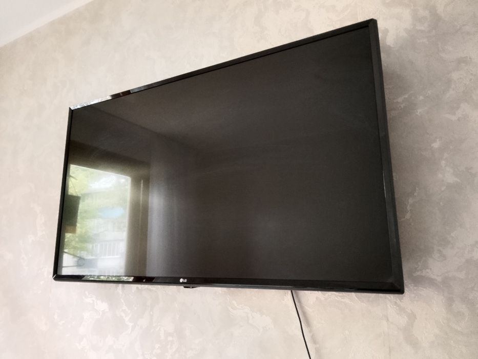Продам телевизор смарт LG