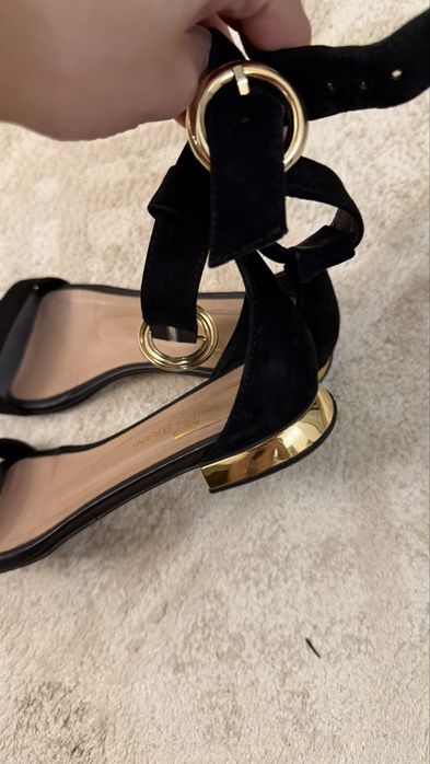 Босоножки черные бесплатно