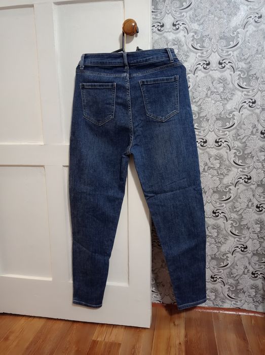 Продаются джинсы в отличном состоянии.