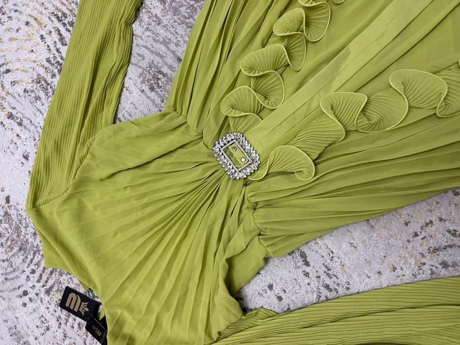 Продам новое платье