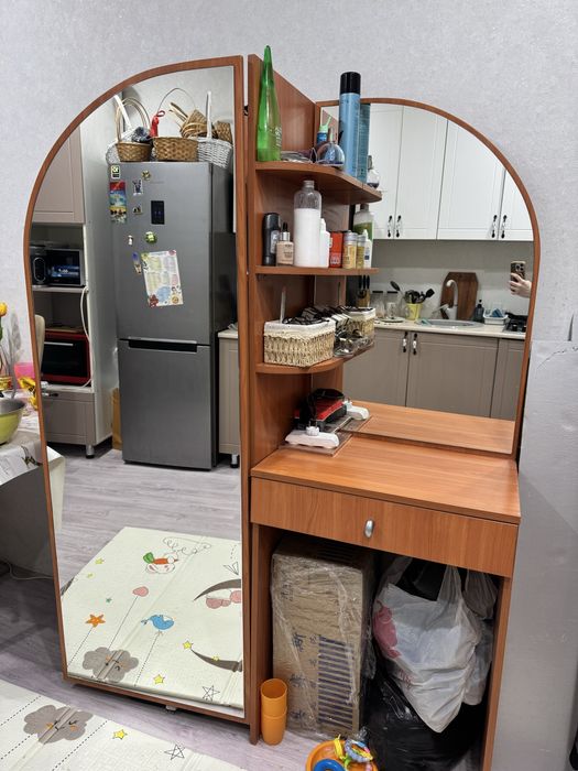 Продам шкаф зеркало