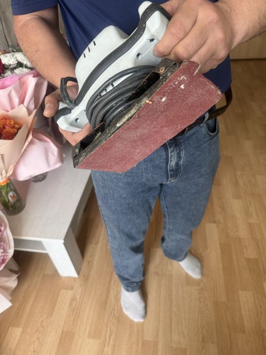 Продаю шлифовальную машинку.