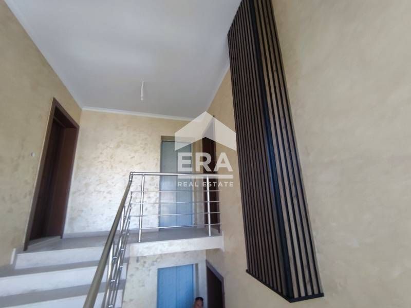 Просторени светъл  мезонет в един от най-предпочитаните квартали на гр