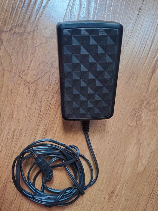 Блок питание , адаптер испульзуется для роутераов, камер и модема