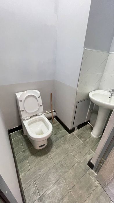 Офис 1/1/9, 42 кв.м. метро Айбек, евроремонт